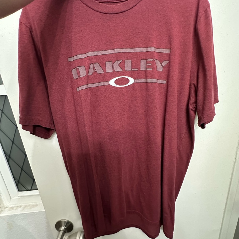 Oakley Men's Red T-Shirt